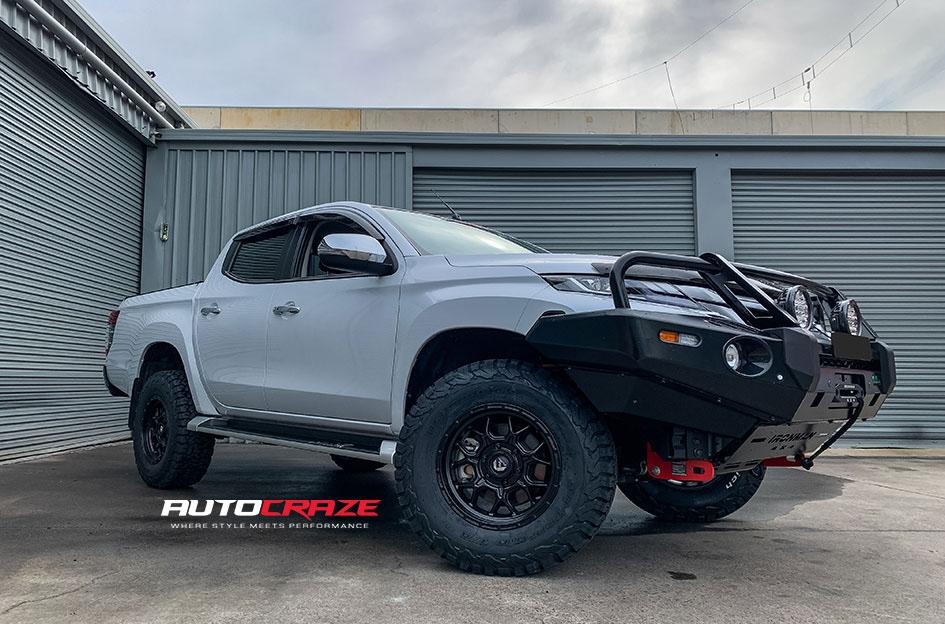 MITSUBISHI TRITON TECH MATTE BLACK